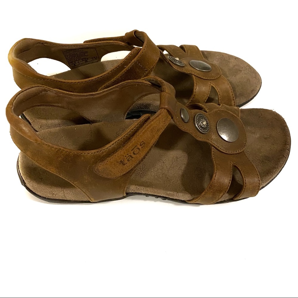 Taos Treasure 2 Sandals Camel Strap Medallion